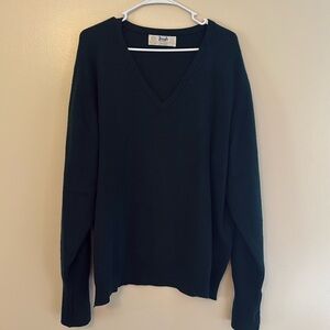 Pringle Cashmere V Neck Sweater 100% Cashmere Fits like a large